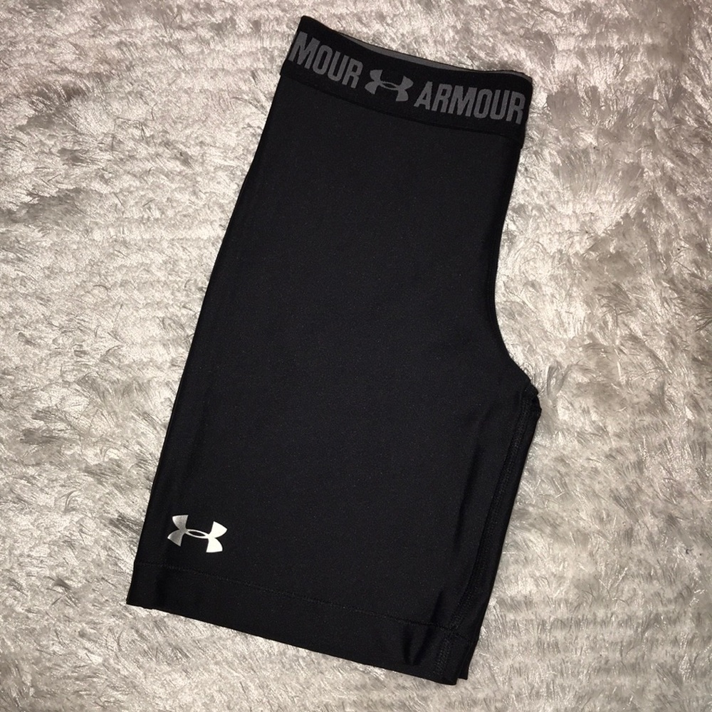 Under Armour Compression Shorts💓